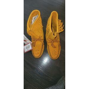 Women's Genuine Bastien Hiawatha Suede Moccasins Crafted in Canada  Sz 7